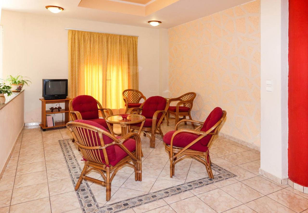 Angela Hotel Loutra Edipsou  ภายนอก รูปภาพ