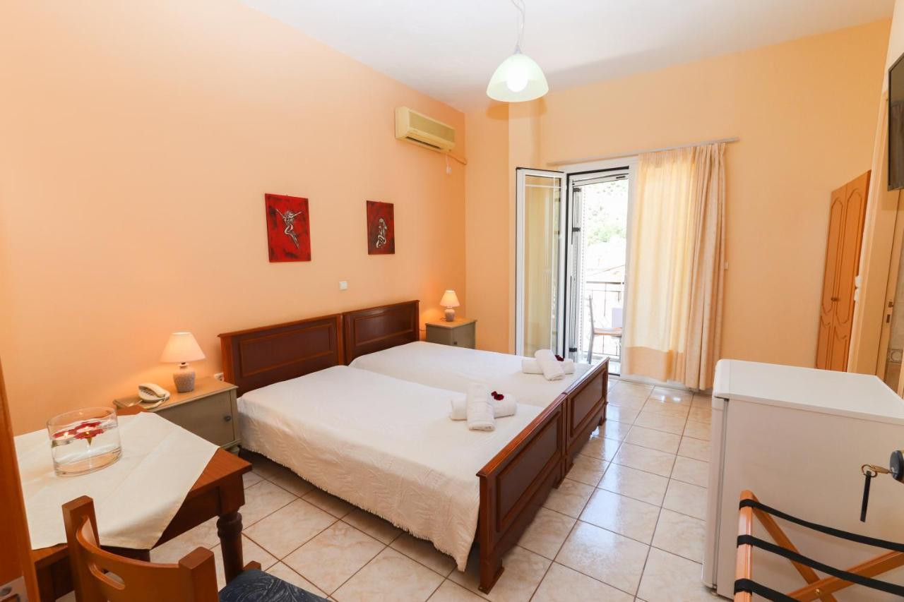 Angela Hotel Loutra Edipsou  ภายนอก รูปภาพ