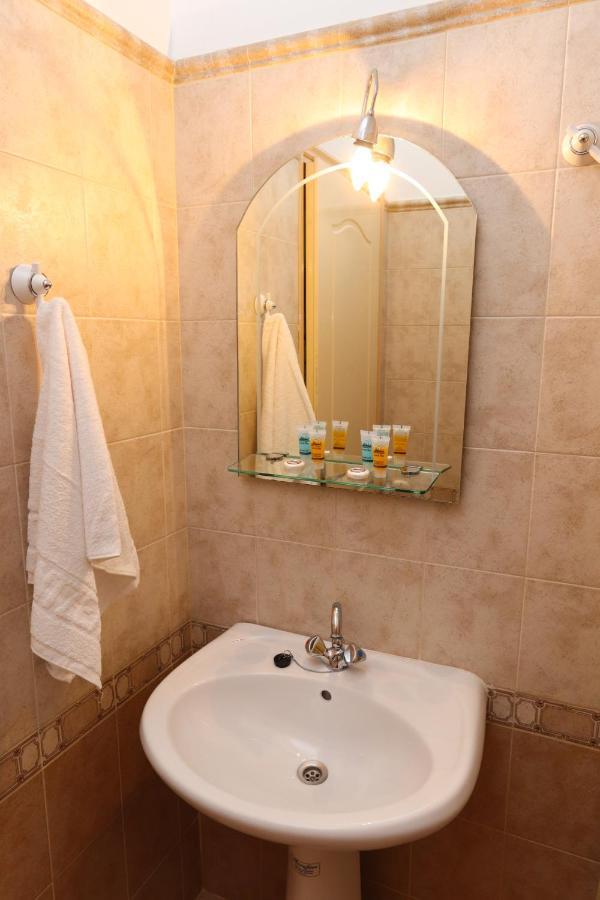 Angela Hotel Loutra Edipsou  ภายนอก รูปภาพ